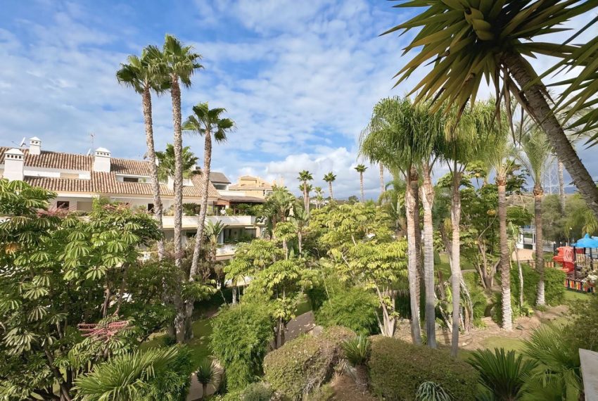 R4418494-Apartment-For-Sale-The-Golden-Mile-Middle-Floor-3-Beds-153-Built-2