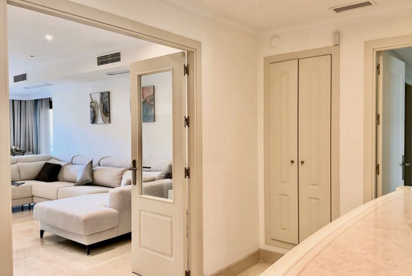 R4418494-Apartment-For-Sale-The-Golden-Mile-Middle-Floor-3-Beds-153-Built-8
