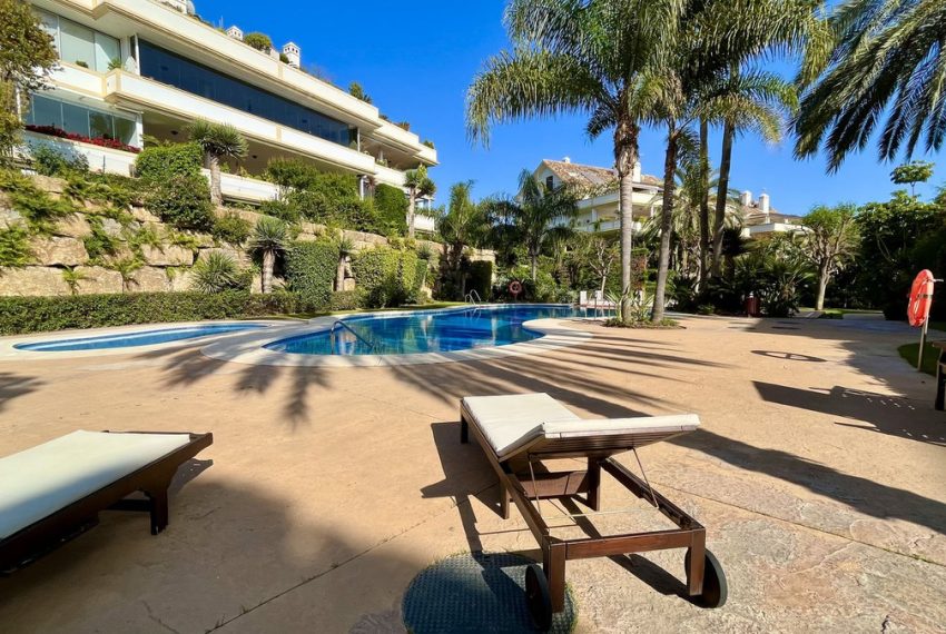 R4418494-Apartment-For-Sale-The-Golden-Mile-Middle-Floor-3-Beds-153-Built