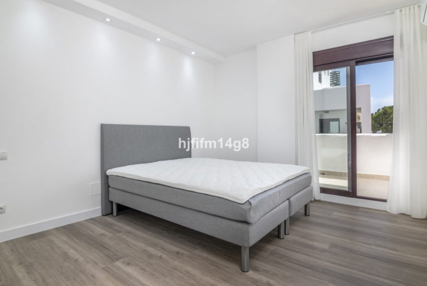R4422910-Apartment-For-Sale-Nueva-Andalucia-Middle-Floor-3-Beds-148-Built-12