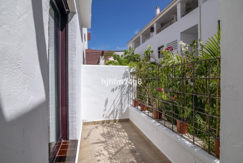 R4422910-Apartment-For-Sale-Nueva-Andalucia-Middle-Floor-3-Beds-148-Built-2