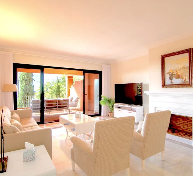 R4437421-Image 1-Middle Floor - 3 Beds - 165 Built