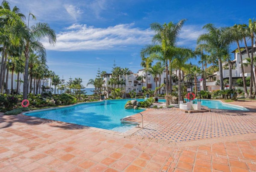 R4442599-Apartment-For-Sale-The-Golden-Mile-Ground-Floor-3-Beds-138-Built-10