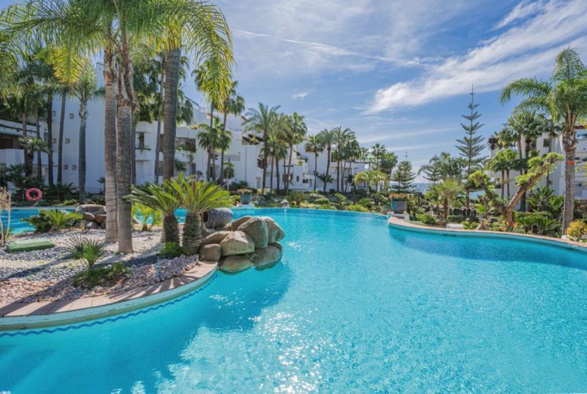 R4442599-Apartment-For-Sale-The-Golden-Mile-Ground-Floor-3-Beds-138-Built-11