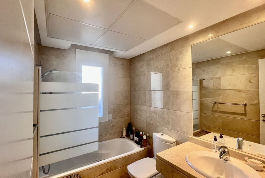 R4588066-Apartment-For-Sale-Nueva-Andalucia-Penthouse-1-Beds-75-Built-17