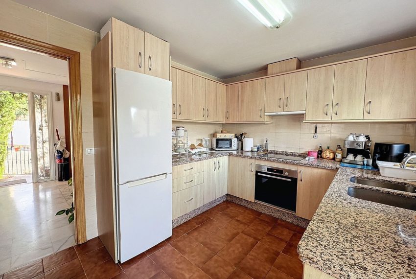 R4662034-Villa-For-Sale-Estepona-Semi-Detached-3-Beds-205-Built-14