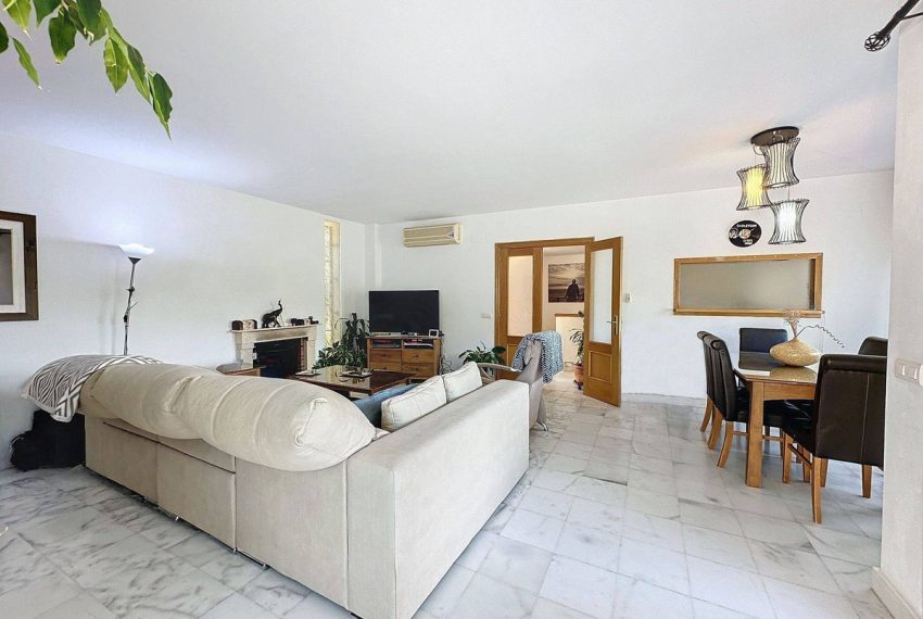 R4662034-Villa-For-Sale-Estepona-Semi-Detached-3-Beds-205-Built-5