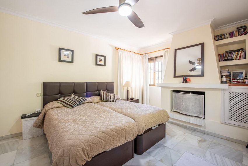 R4679689-Villa-For-Sale-San-Pedro-de-Alcantara-Detached-6-Beds-307-Built-14