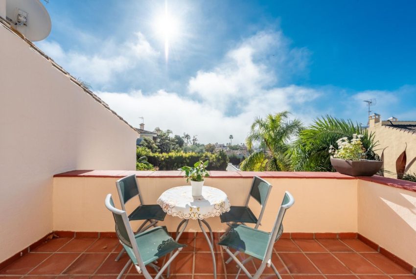 R4679689-Villa-For-Sale-San-Pedro-de-Alcantara-Detached-6-Beds-307-Built-2
