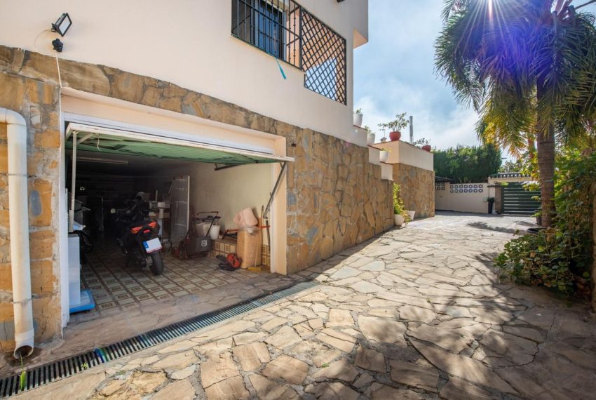 R4679689-Villa-For-Sale-San-Pedro-de-Alcantara-Detached-6-Beds-307-Built-4