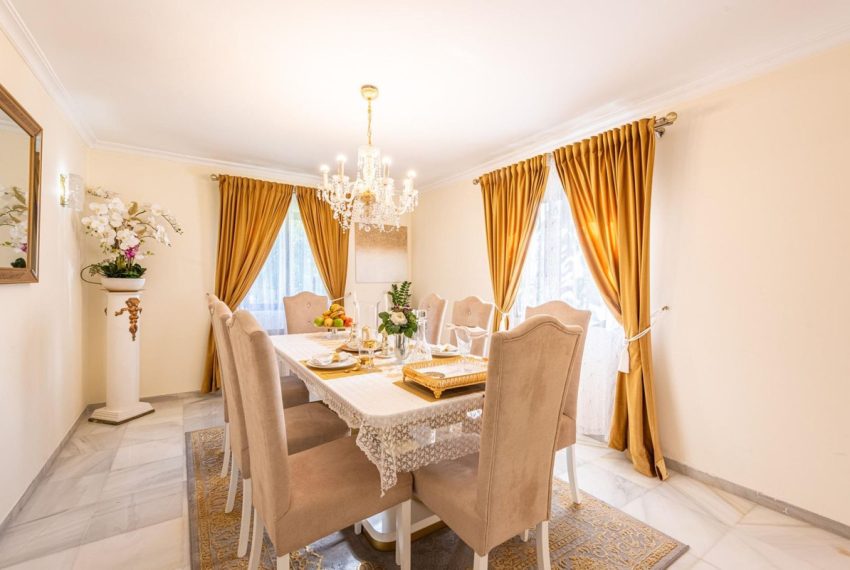 R4679689-Villa-For-Sale-San-Pedro-de-Alcantara-Detached-6-Beds-307-Built-6