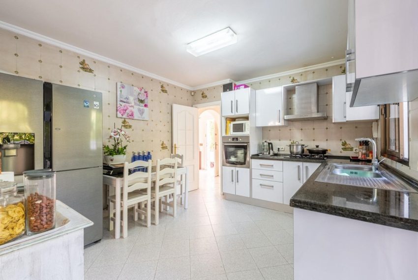 R4679689-Villa-For-Sale-San-Pedro-de-Alcantara-Detached-6-Beds-307-Built-8