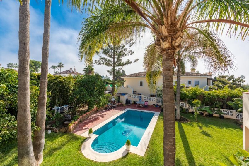 R4679689-Villa-For-Sale-San-Pedro-de-Alcantara-Detached-6-Beds-307-Built