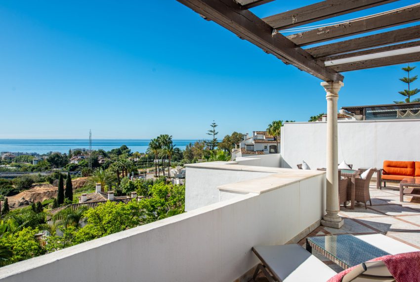 R4690228-Apartment-For-Sale-The-Golden-Mile-Middle-Floor-3-Beds-175-Built-1