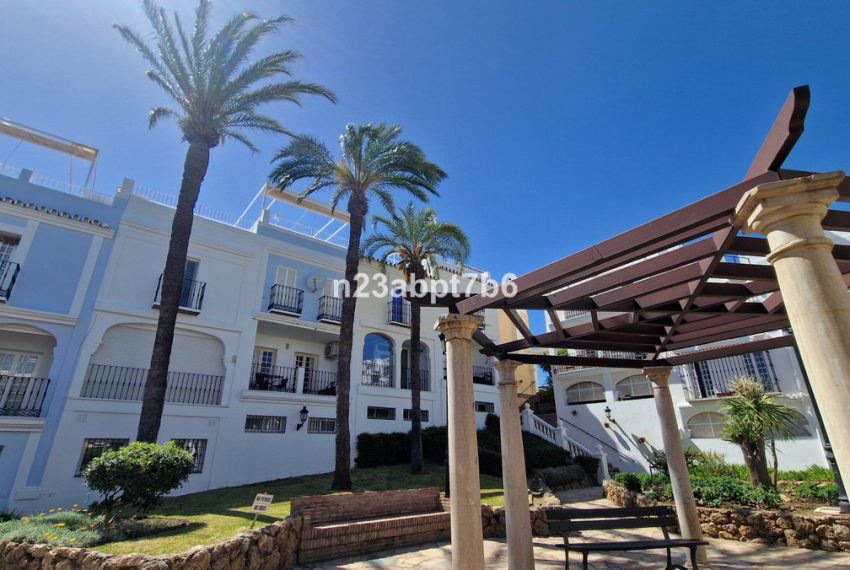 R4693786-Townhouse-For-Sale-Nueva-Andalucia-Terraced-2-Beds-156-Built-13