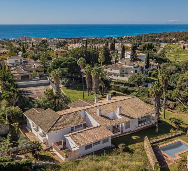 R4706245-Image 1-Detached - 7 Beds - 692 Built