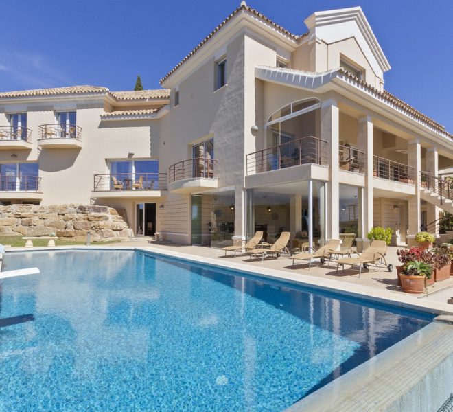 R4706302-Image 1-Detached - 8 Beds - 1200 Built
