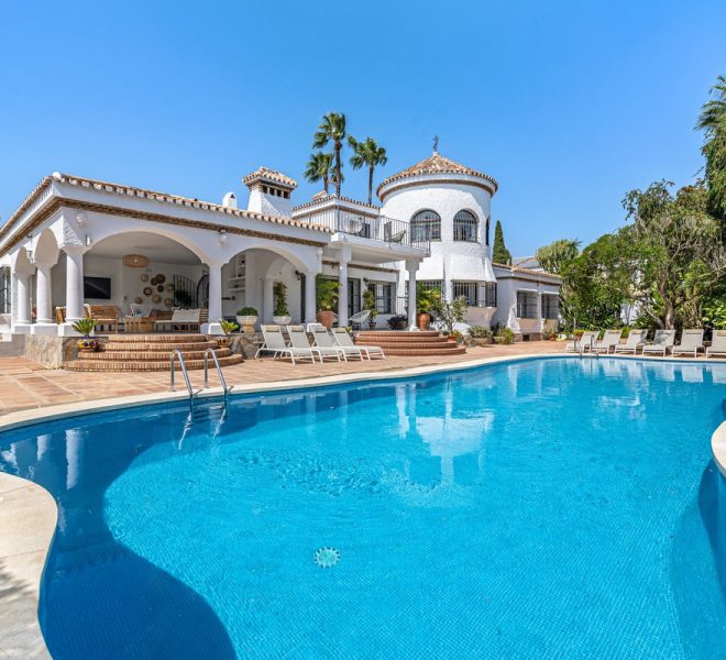 R4725277-Image 1-Detached - 8 Beds - 877 Built