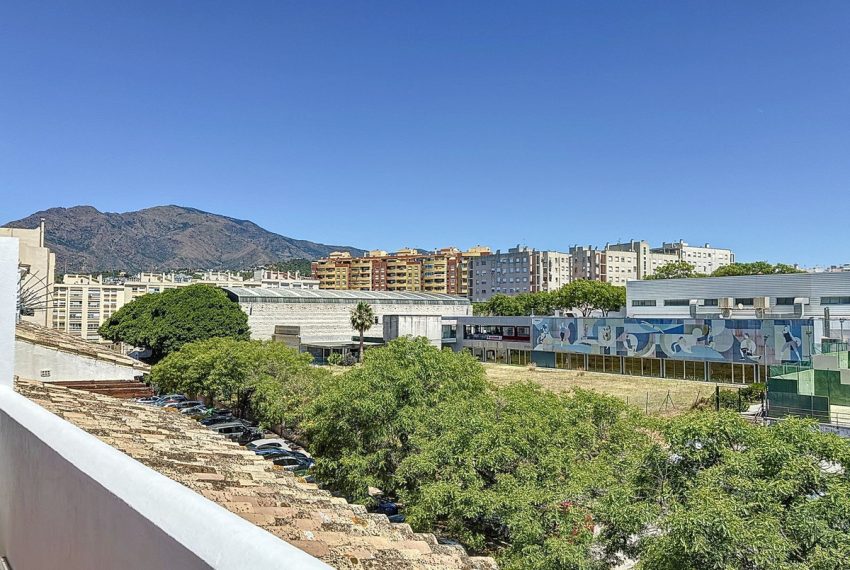 R4765885-Villa-For-Sale-Estepona-Semi-Detached-3-Beds-200-Built-2