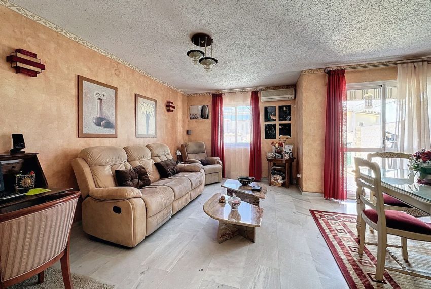 R4765885-Villa-For-Sale-Estepona-Semi-Detached-3-Beds-200-Built-3