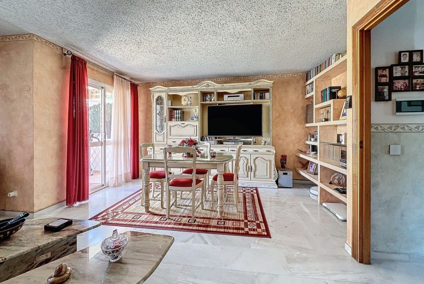R4765885-Villa-For-Sale-Estepona-Semi-Detached-3-Beds-200-Built-4