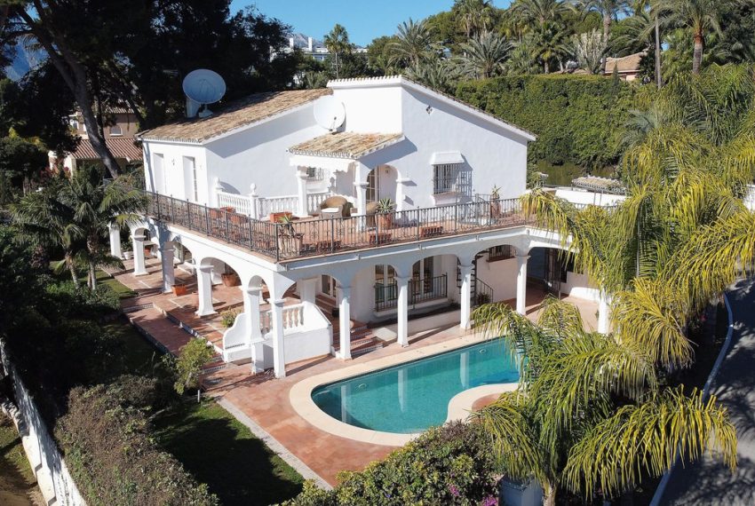 R4801399-Villa-For-Sale-Los-Monteros-Detached-6-Beds-570-Built