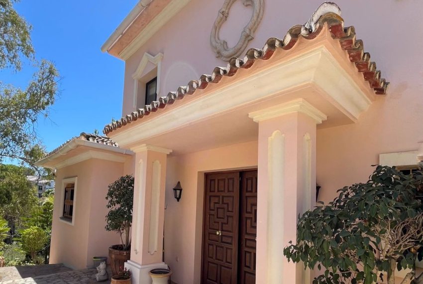 R4820944-Villa-For-Sale-Benahavis-Detached-8-Beds-727-Built-1