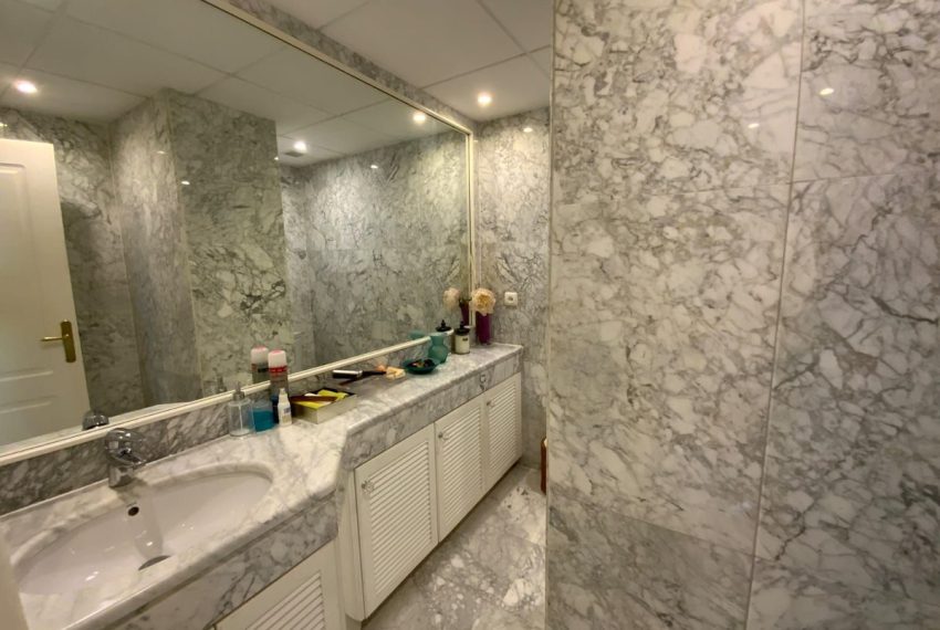 R4830736-Apartment-For-Sale-Marbella-Duplex-5-Beds-250-Built-9