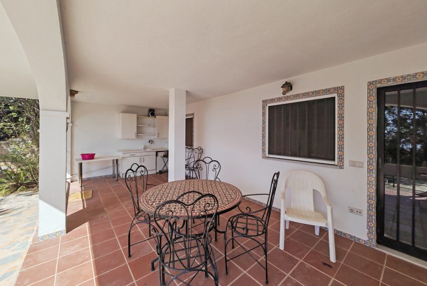 R4840030-Villa-For-Sale-Estepona-Detached-6-Beds-277-Built-3