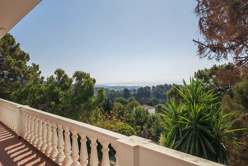 R4840030-Villa-For-Sale-Estepona-Detached-6-Beds-277-Built-8