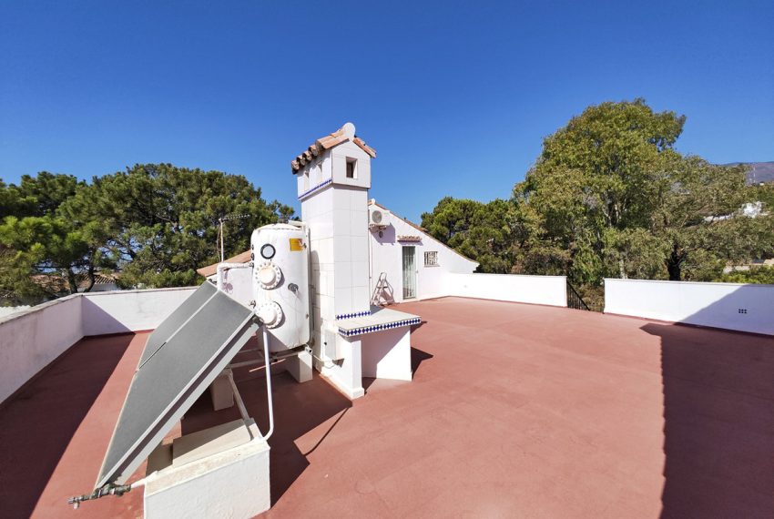 R4840030-Villa-For-Sale-Estepona-Detached-6-Beds-277-Built-9