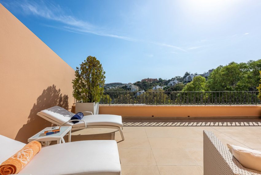 R4842076-Apartment-For-Sale-Nueva-Andalucia-Penthouse-2-Beds-189-Built-1