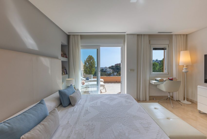 R4842076-Apartment-For-Sale-Nueva-Andalucia-Penthouse-2-Beds-189-Built-10