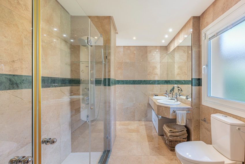 R4842076-Apartment-For-Sale-Nueva-Andalucia-Penthouse-2-Beds-189-Built-12