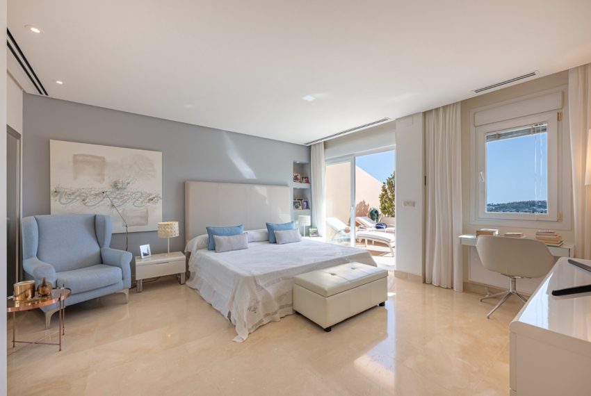 R4842076-Apartment-For-Sale-Nueva-Andalucia-Penthouse-2-Beds-189-Built-6