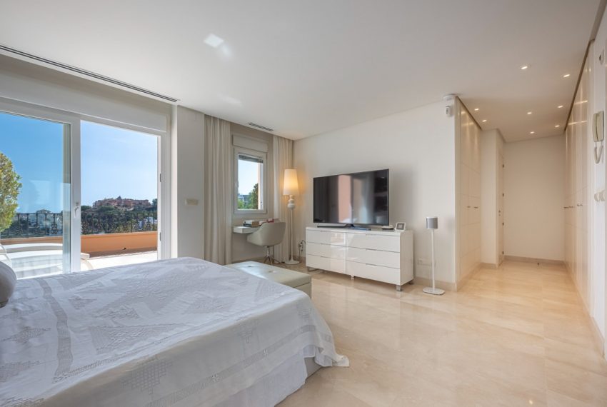 R4842076-Apartment-For-Sale-Nueva-Andalucia-Penthouse-2-Beds-189-Built-9