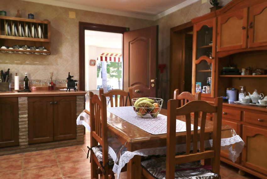 R4850101-Villa-For-Sale-Marbella-Detached-3-Beds-168-Built-10