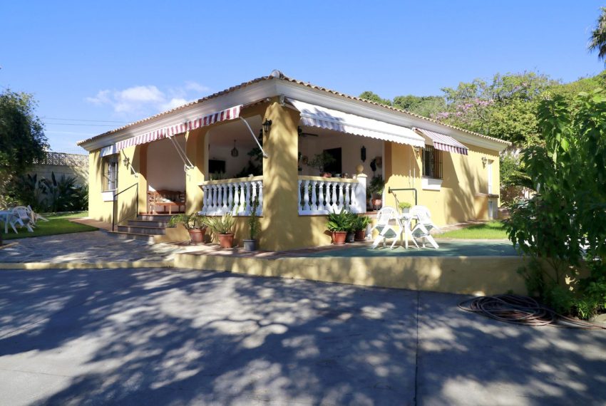 R4850101-Villa-For-Sale-Marbella-Detached-3-Beds-168-Built-2