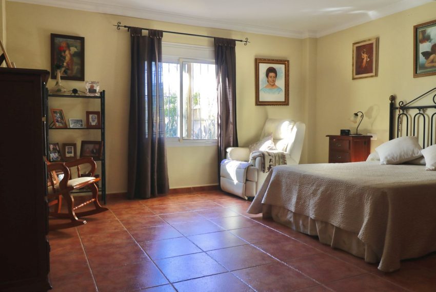 R4850101-Villa-For-Sale-Marbella-Detached-3-Beds-168-Built-5