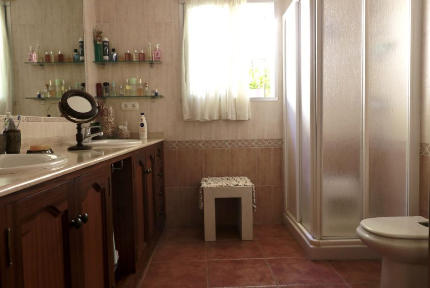 R4850101-Villa-For-Sale-Marbella-Detached-3-Beds-168-Built-8