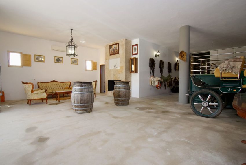 R4855498-Villa-For-Sale-Guaro-Finca-1-Beds-200-Built-7