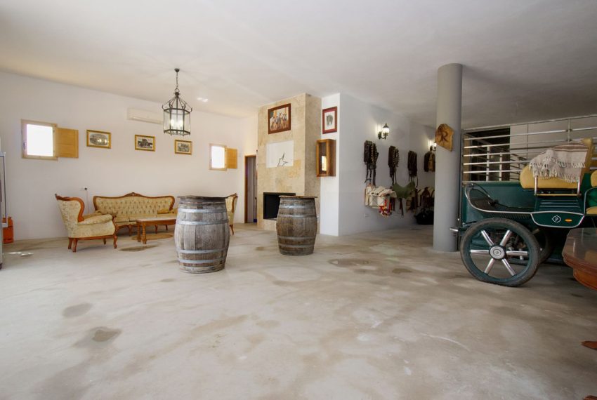 R4855498-Villa-For-Sale-Guaro-Finca-1-Beds-200-Built-9