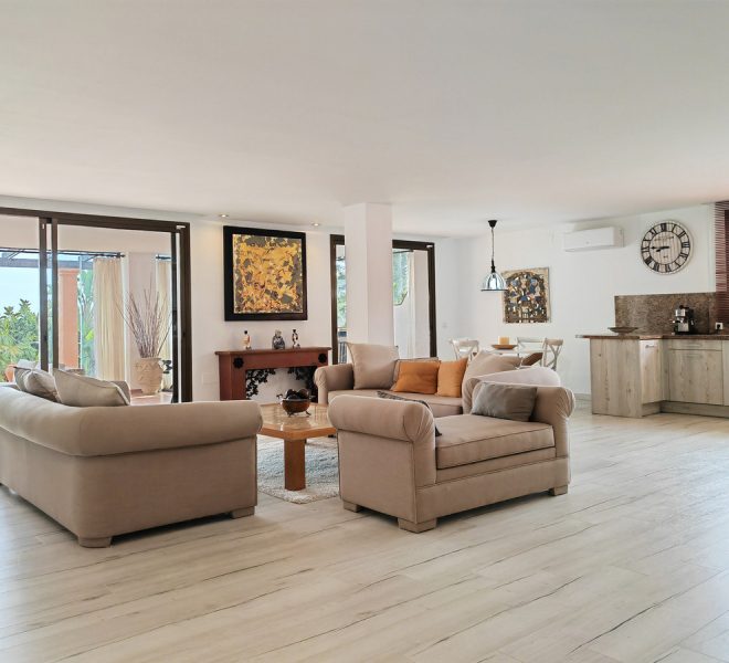 R4855873-Image 1-Middle Floor - 2 Beds - 180 Built