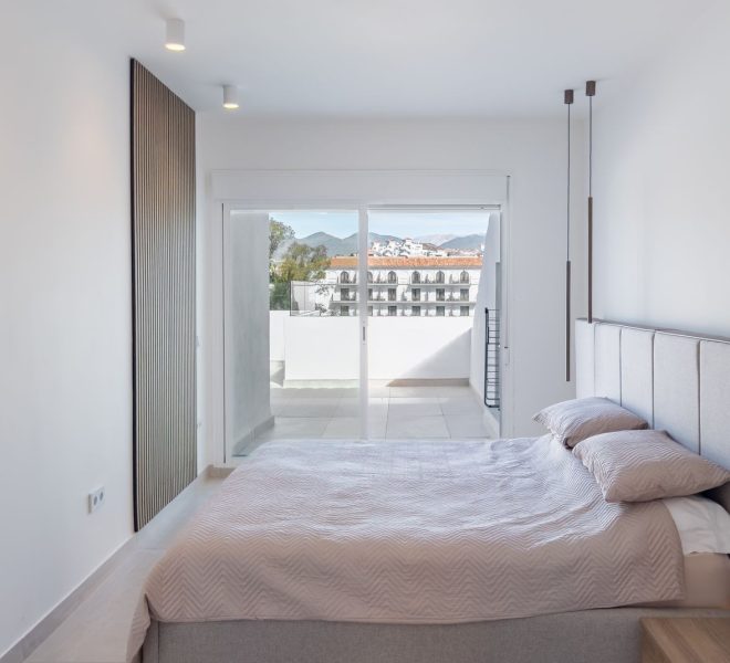 R4868668-Image 1-Penthouse - 2 Beds - 120 Built