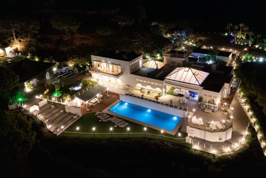 R4875148-Villa-For-Sale-Estepona-Detached-7-Beds-750-Built-1
