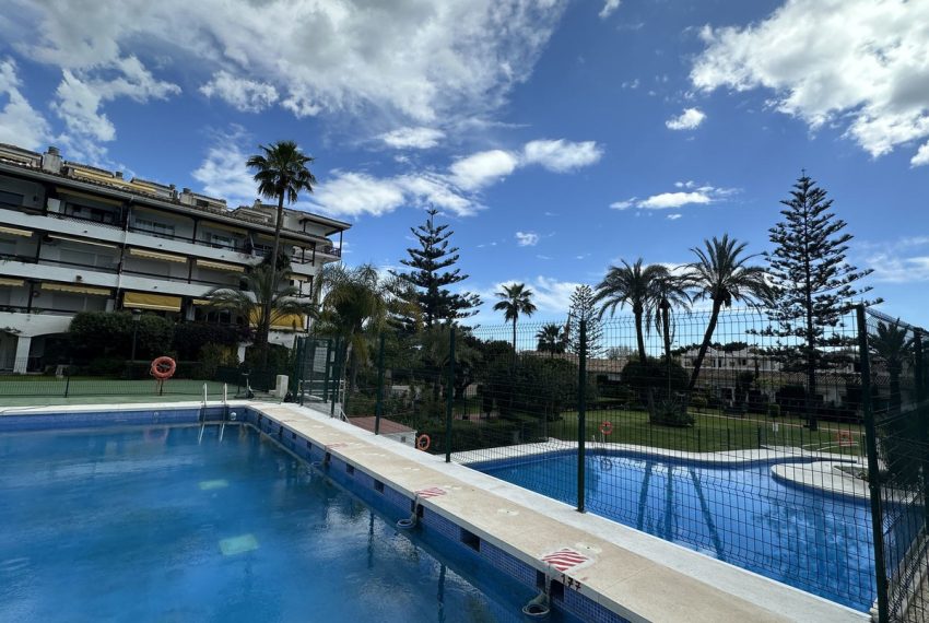 R4877320-Apartment-For-Sale-The-Golden-Mile-Middle-Floor-3-Beds-108-Built-12