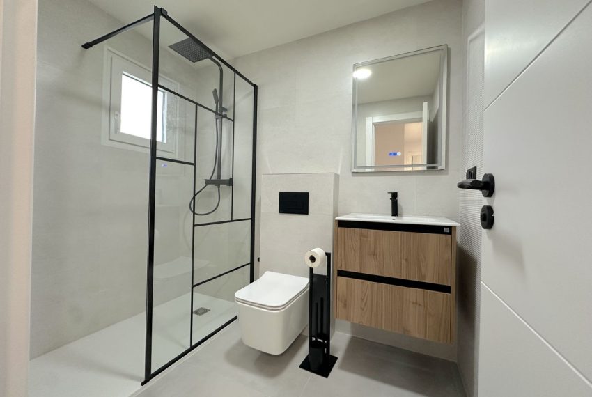 R4877320-Apartment-For-Sale-The-Golden-Mile-Middle-Floor-3-Beds-108-Built-4