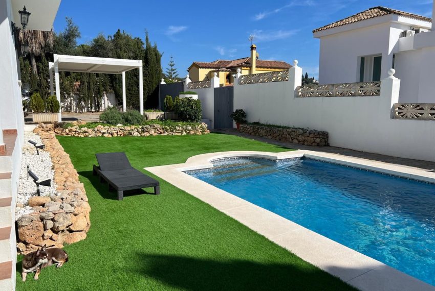 R4883866-Villa-For-Sale-Marbella-Detached-5-Beds-430-Built-1