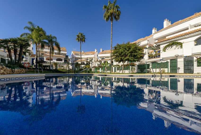 R4886143-Apartment-For-Sale-San-Pedro-de-Alcantara-Penthouse-4-Beds-122-Built