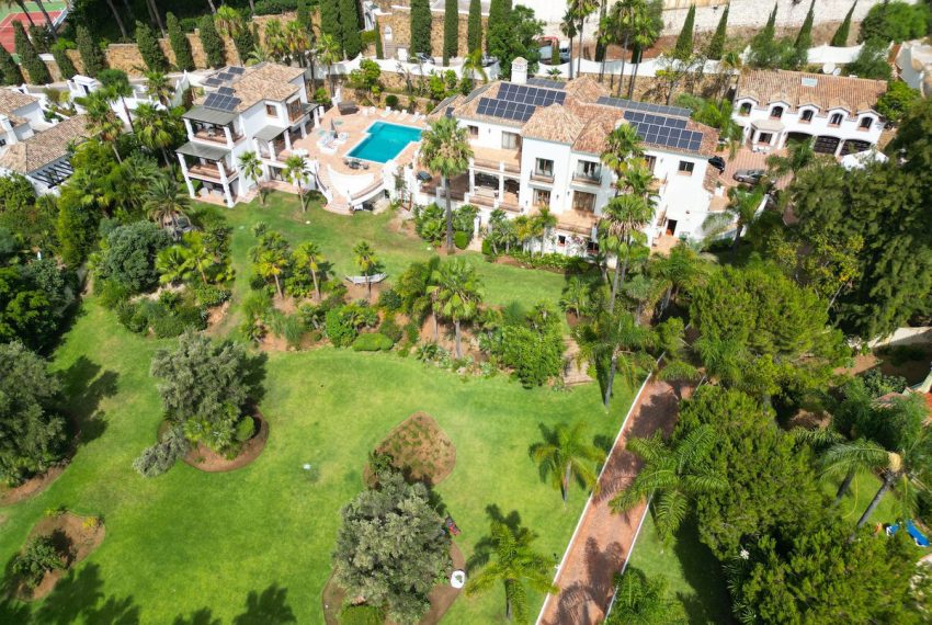 R4886161-Villa-For-Sale-Benahavis-Detached-16-Beds-837-Built-1